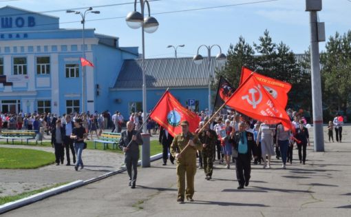 9 мая праздничные мероприятия, посвященные Великой Победе были открыты панихидой у Братской могилы.