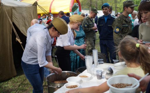 На сценических площадках в парке культуры и отдыха прошли праздничные программы, посвященные Дню Победы