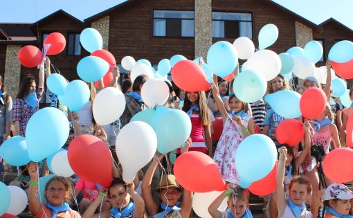 Счастье рисовать Хвалынск: в Хвалынске продолжается работа V международного детско-юношеского пленэра им. П.А. Маскаева