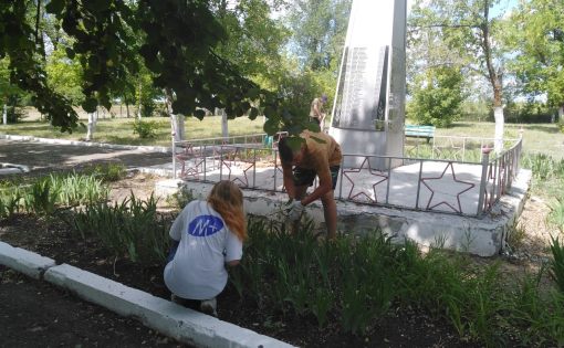 Акция в ЗАТО Светлый по благоустройству памятника «Памяти павших будем достойны»