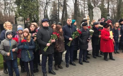 ДЕЛЕГАЦИЯ ПЕТРОВСКОГО РАЙОНА ПРИНЯЛА УЧАСТИЕ В МИТИНГЕ, ПОСВЯЩЁННОМ ПАМЯТИ ГЕРОЯ СОВЕТСКОГО СОЮЗА ГЕНЕРАЛ-МАЙОРА ИВАНА ВАСИЛЬЕВИЧА ПАНФИЛОВА