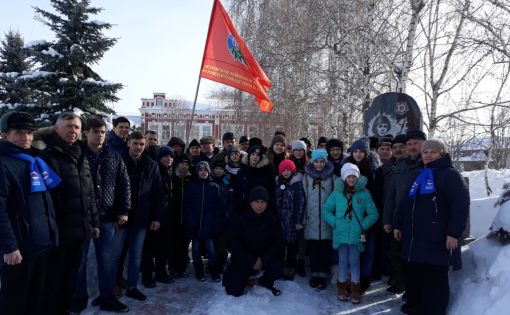 ПРЕДСТАВИТЕЛИ МЕСТНОГО ОТДЕЛЕНИЯ ПАРТИИ "ЕДИНАЯ РОССИЯ"ПОЗДРАВИЛИ ВОИНОВ-ИНТЕРНАЦИОНАЛИСТОВ